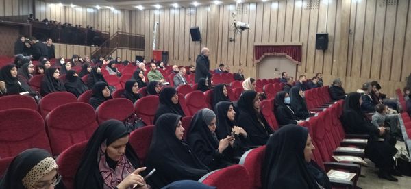  تقدیر از فعالان امور تربیتی به‌مناسبت هفته امور تربیتی در ناحیه 2کرج 