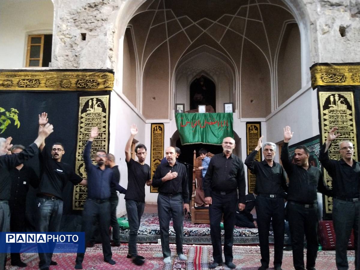اقامه عزای سنتی در حسینیه گود بیرجند با قدمت ۱۰۰ ساله