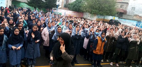 جشن روز مازندران در مدرسه شهید بهداشت قائمشهر