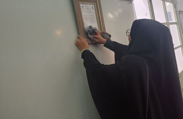 غبار روبی مسجد جامع کوهپایه همزمان با حلول ماه رمضان و ایام نوروز