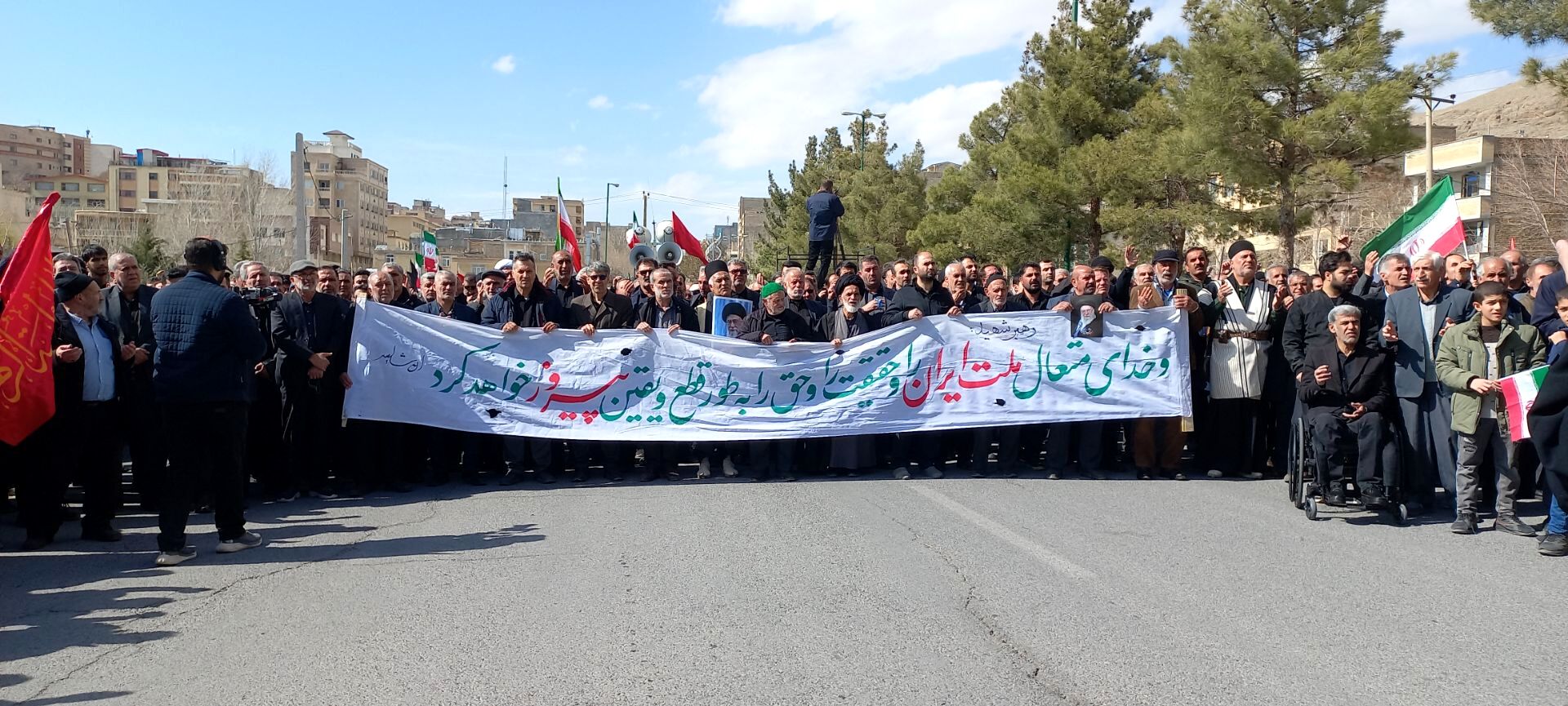 تشییع باشکوه پیکر مطهر شهید اردشیر رئیسی 