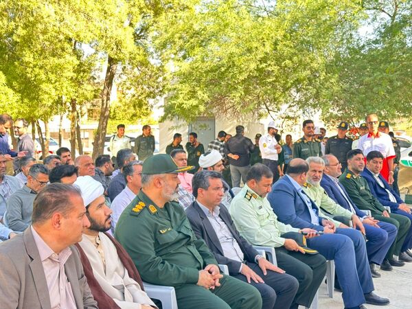 غبارروبی قبور مطهر شهدا در بستک