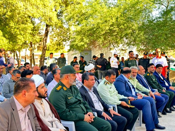 غبارروبی قبور مطهر شهدا در بستک