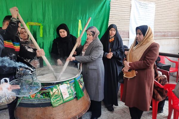 مراسم پخت سمنو در مدرسه حضرت ولیعصر(عج) ناحیه یک شهرری