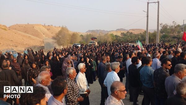 خاک سپاری پیکر شهید حمید عوض‌زاده در روستای خورخوروست فین