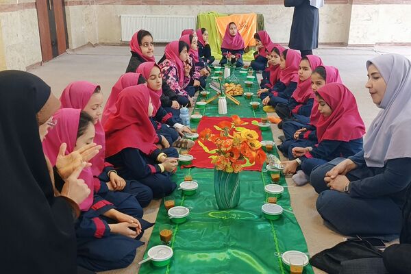 جشن میلاد حضرت زهرا (س) و سه شنبه های مهدوی در مدرسه شهید حسین اسماعیلی پردیس