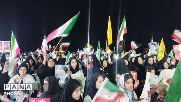 تجمع مردمی بخش افرینه در حمایت از انقلاب اسلامی با حضور عشایری و مردم ولایت‌مدار شهرستان معمولان