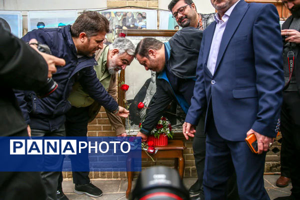 جلوه‌هایی از تجدید میثاق اصحاب رسانه قم با آرمان‌های امام خمینی(ره)