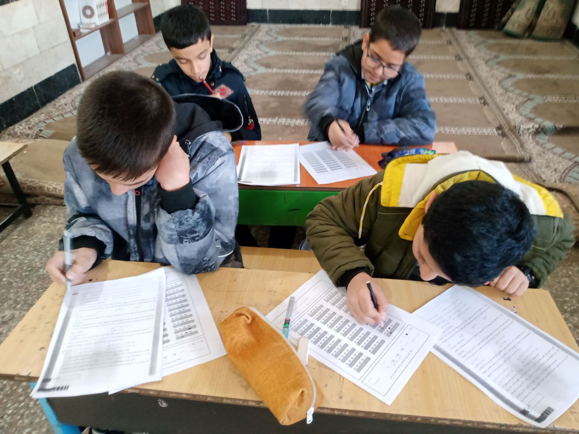 برگزاری آزمون سنجش دستاوردهای یادگیری در مدارس متوسط اول ملارد 