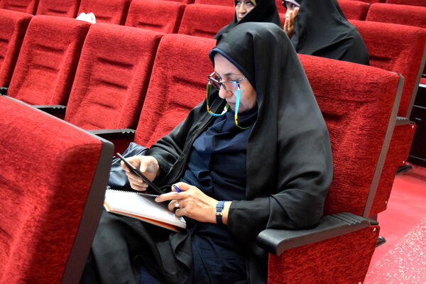 نشست توانمندسازی مدیران منطقه ۱۴ با محوریت مدیریت مدرسه‌محور و تحول آموزشی