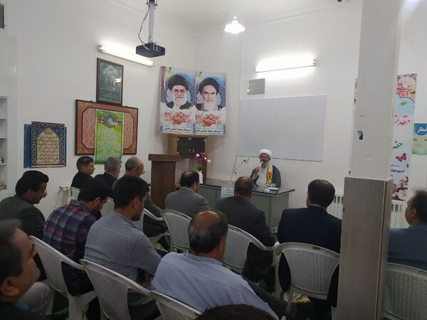 برگزاری کلاس سیری در نهج البلاغه در دبیرستان نمونه دانش کاشمر