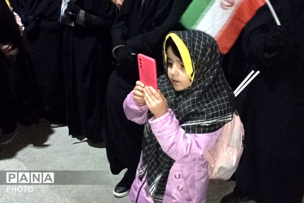 شهر بن یک صدا فریاد ایستادگی سر داد