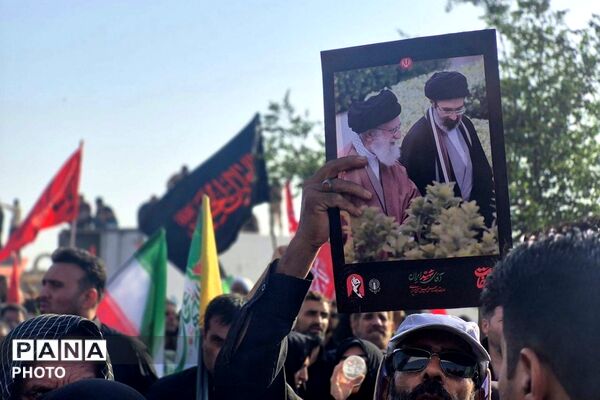 تشییع پیکر رهبر شهید در قم و جمکران