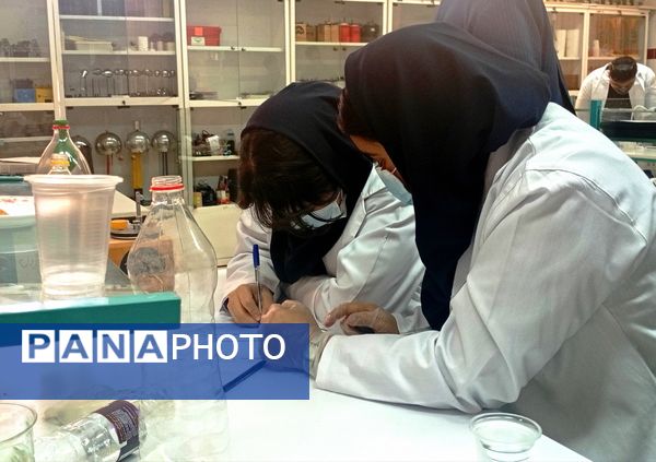 ۳۰ تیم دانش‌آموزی در مرحله استانی بیست و سومین دوره از مسابقات آزمایشگاهی به رقابت پرداختند