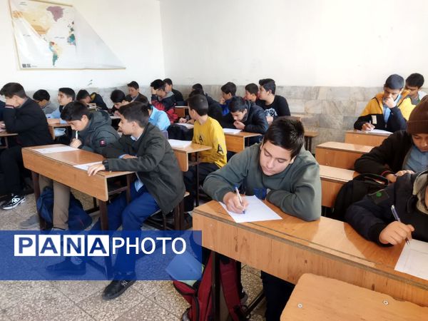 برگزاری امتحانات نوبت اول در دبیرستان نمونه دانش کاشمر