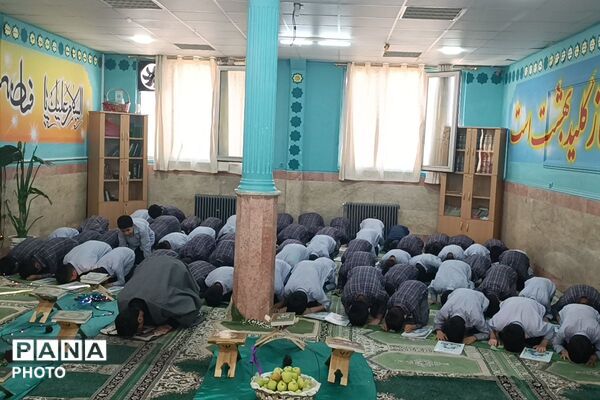  طنین آوای قرآن در دبستان علامه طباطبایی (ره)؛ آغاز هفته قرآن، عترت و نماز