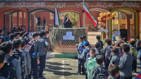  برگزاری سال تحصیلی دانش‌آموزان دبستان پسرانه الغدیر اشتهارد 