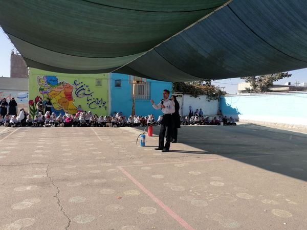 آموزش اطفاء حریق در مدرسه ناهید نخودی