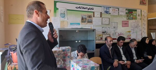 بازدید مسئولان آموزش و پرورش از مدارس سطح شهر سملقان به‌مناسبت هفته معلم