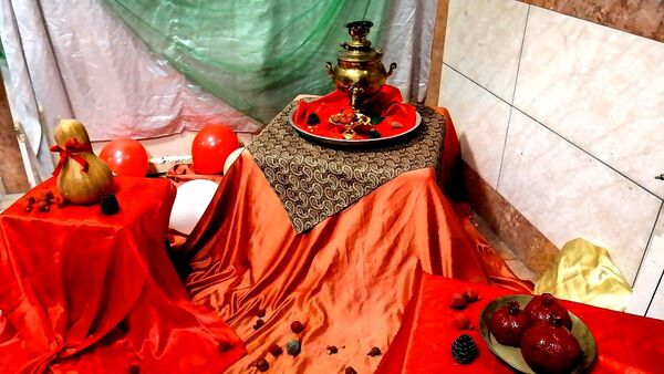 جشن یلدا در دبیرستان حضرت زینب(س) 