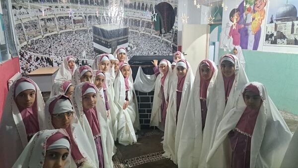 جشن تکلیف دختران کلاس سومی دبستان ام‌ البنین در دارالقرآن مرکزی یزد