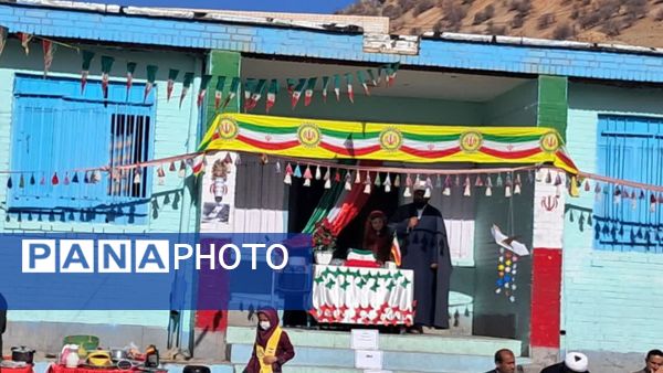 نواخته شدن زنگ انقلاب در دبستان دخترانه ام‌البنین دیشموک