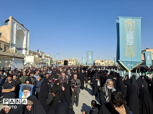 یزد، عزادار در سوگ پدر
