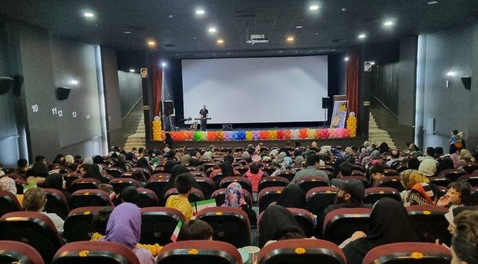 اکران فیلم سینمایی «یوز»  در سینما بهمن خوراسگان