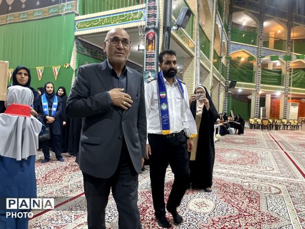 جلوه‌‌ای دیدنی از شور دانش‌‌آموزان در برنامه سالروز تاسیس سازمان دانش آموزی در یزد
