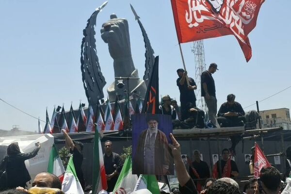 تهران در قاب بدرقه؛ روایت دانش‌آموزان از وداعی که در تاریخ ماند