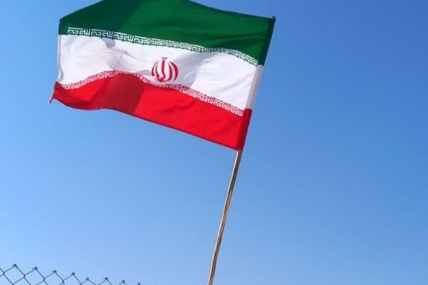 اولین روز حضور دانش‌آموزان دختر منطقه کهریزک در یادمان ‌های مناطق عملیاتی جنوب ایران