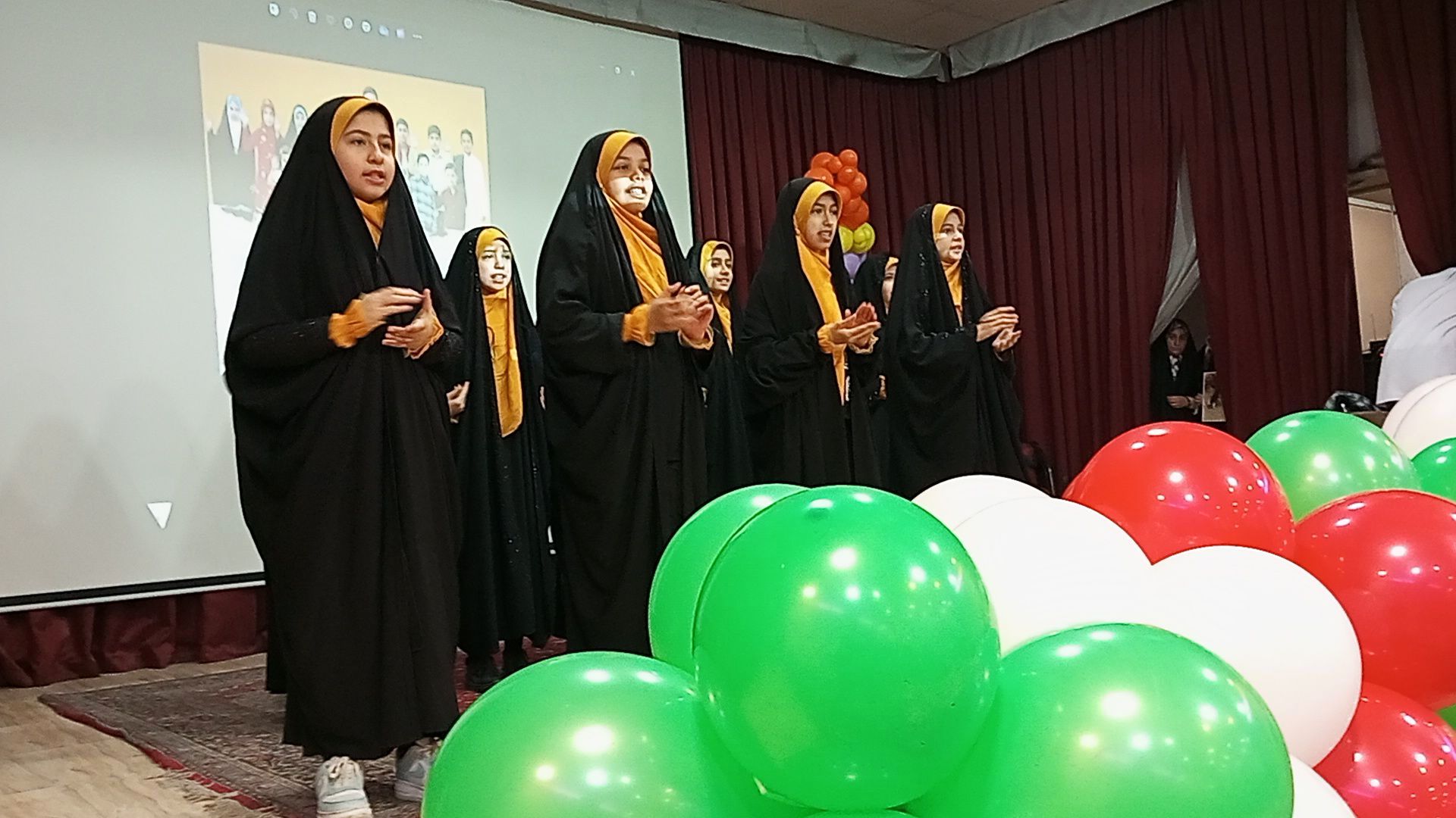 مراسم باشکوه دهه فجر و نیمه شعبان  در سالن مهر تابان نیشابور 