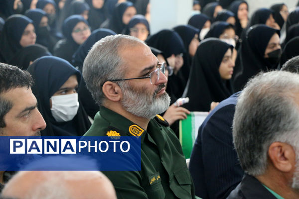برپایی جشن «حضور تا ظهور» در دبیرستان شهیده حسنی سعدی قم