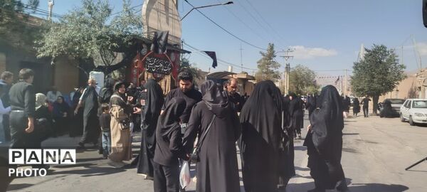 قدم هایی که در دهستان نصرآباد با عشق برداشته می‌شوند