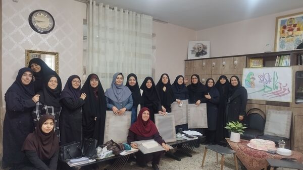 روز شاد و خاطره‌انگیز دانش‌آموزان در دبیرستان شاهد تکتم