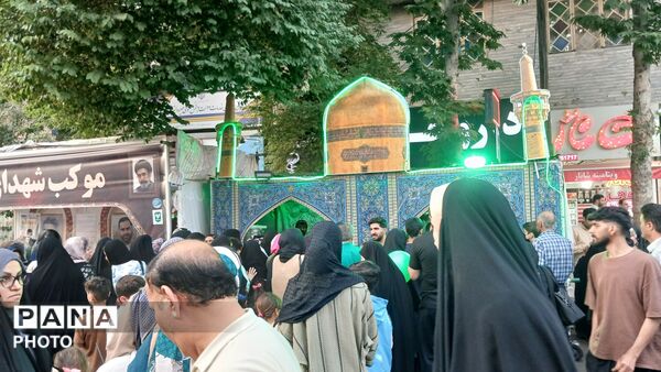 چند کیلومتری غدیر در خرم‌ آباد؛ تصویری از وحدت و ارادت مردم