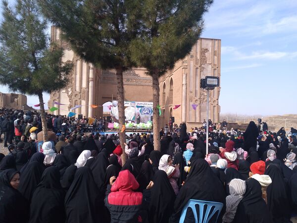 پیاده‌روی خانوادگی به مناسبت نیمه شعبان در روستای زوزن