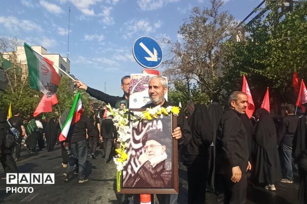 بدرقه‌ای به وسعت یک ملت؛ اشک، شکوه و تجدید عهد در آیین وداع با رهبر شهید انقلاب اسلامی