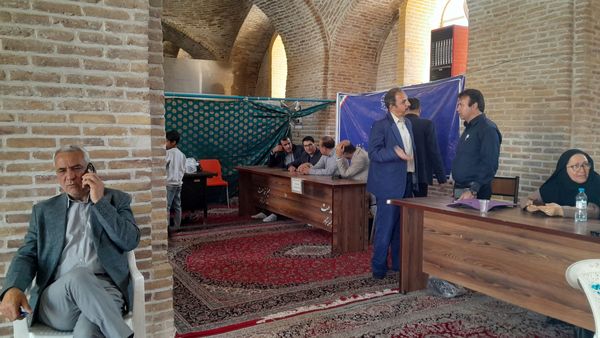 میز خدمت آموزش و پرورش نیشابور در نماز جمعه 