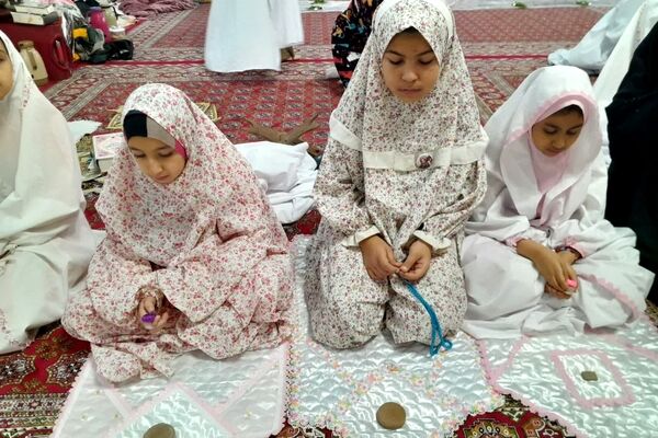 برگزاری مراسم معنوی اعتکاف مادر و دختری در مسجد امام حسن(ع) گالیکش