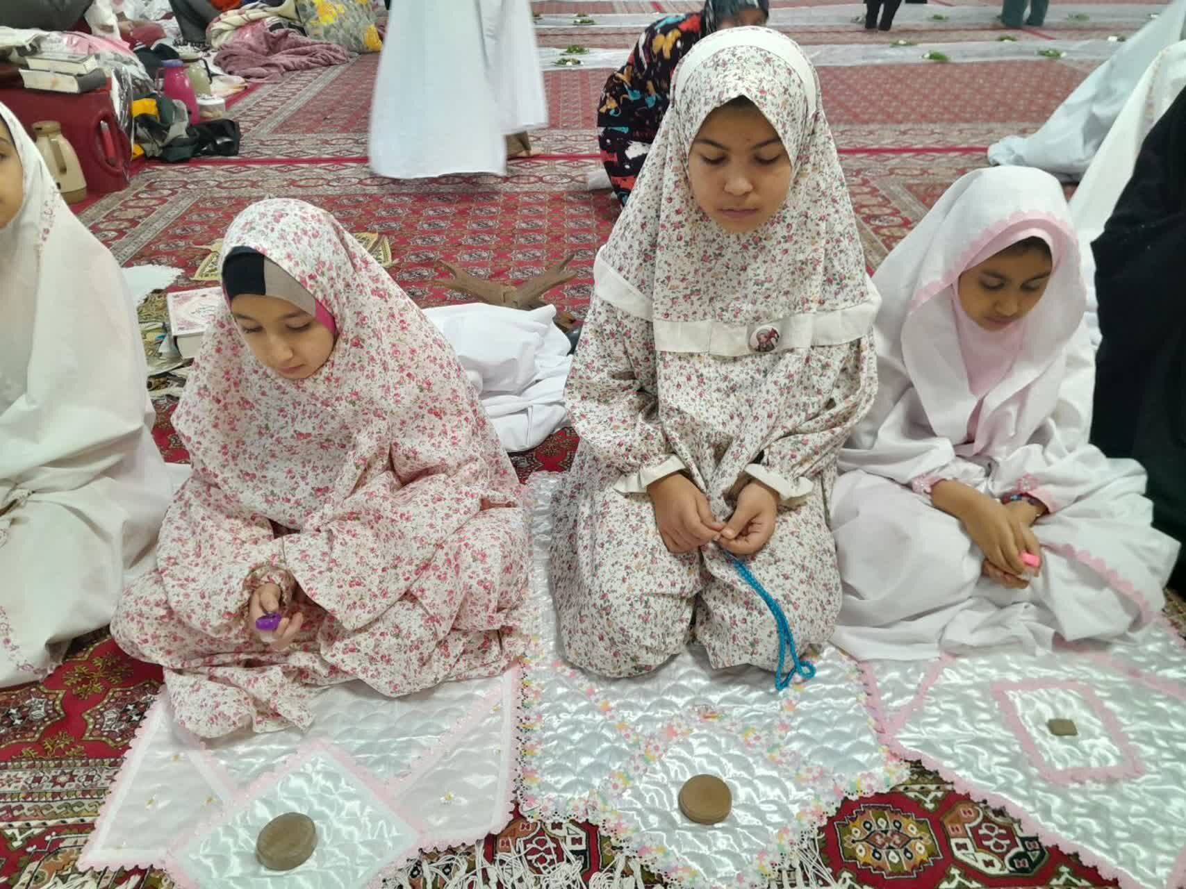 برگزاری مراسم معنوی اعتکاف مادر و دختری در مسجد امام حسن(ع) گالیکش