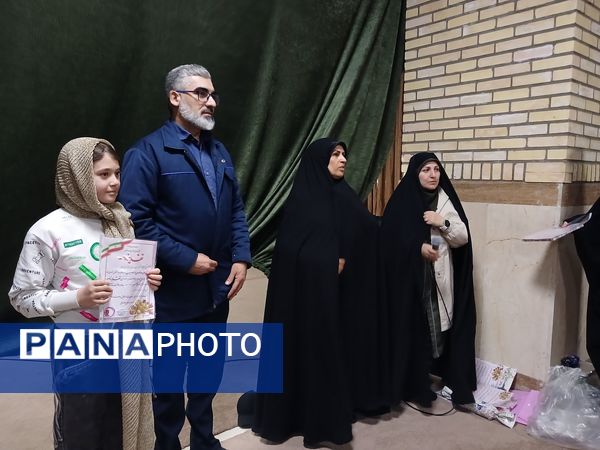 برگزاری جشن رمضان ویژه دانش آموزان و فرهنگیان فعال در حوزه امور بانوان اداره آموزش و پرورش ملارد 