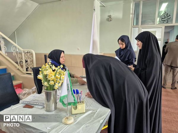 پذیرش رؤسای شورای دانش‌آموزی انتخابات استانی دختران در فارس