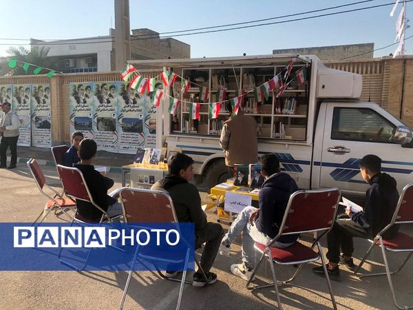 نواخته شدن زنگ گلبانگ انقلاب اسلامی در دبیرستان خوروش2 کارون