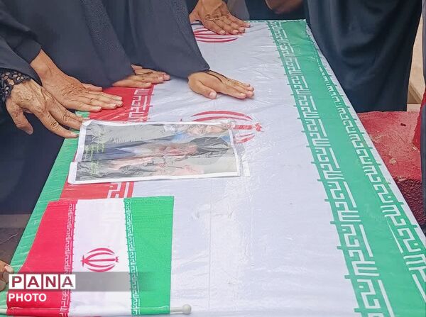 تشییع «شهیده فاطمه طاهری فرد» مدیر دبستان میناب در جیرفت