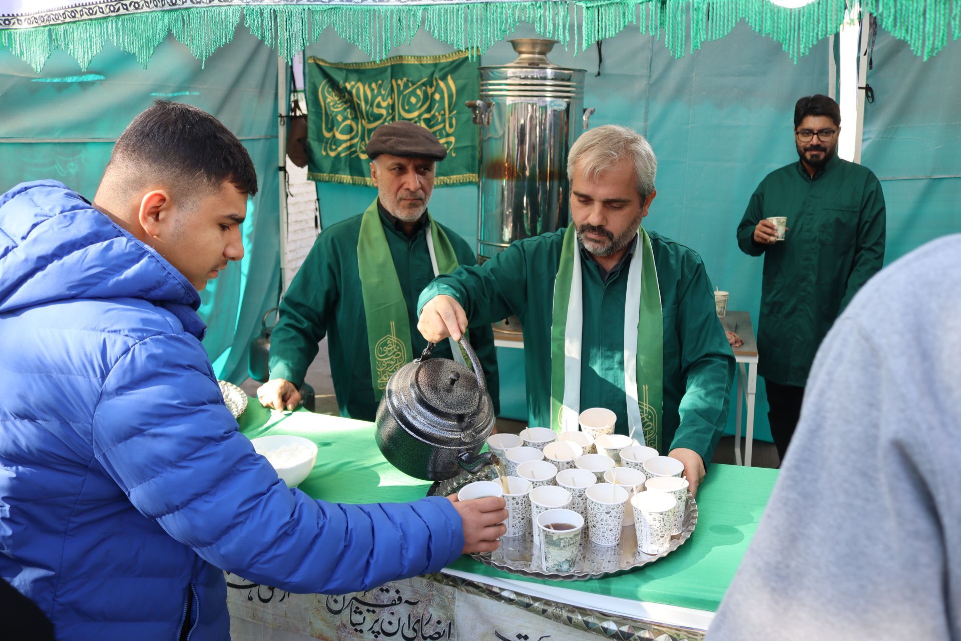 چایخانه امام رضا(ع) نماد فرهنگ خدمت و مهربانی است