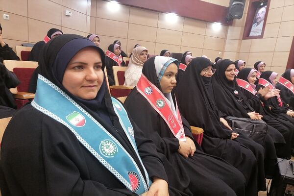 تقدیر از دانش‌آموز خبرنگاران فعال ناحیه 2 مشهد