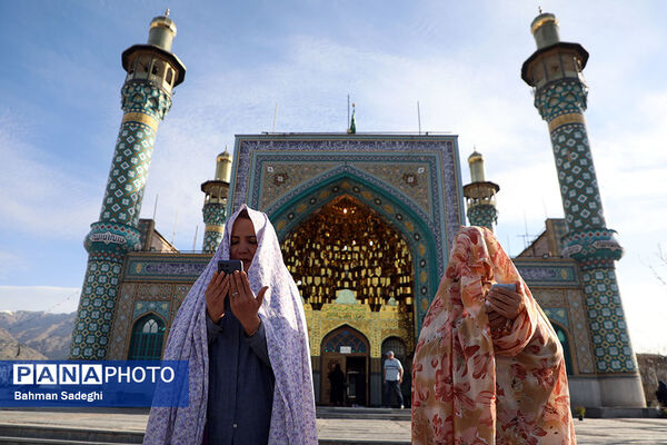 نماز عید فطر - امامزاده پنج تن لویزان