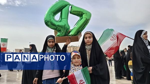 شکوه حضور نوجوانان در راهپیمایی 22 بهمن مردم قم