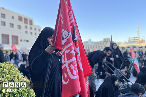 مشهد در سوگ؛ بدرقه باشکوه رهبر شهید انقلاب در جوار بارگاه رضوی